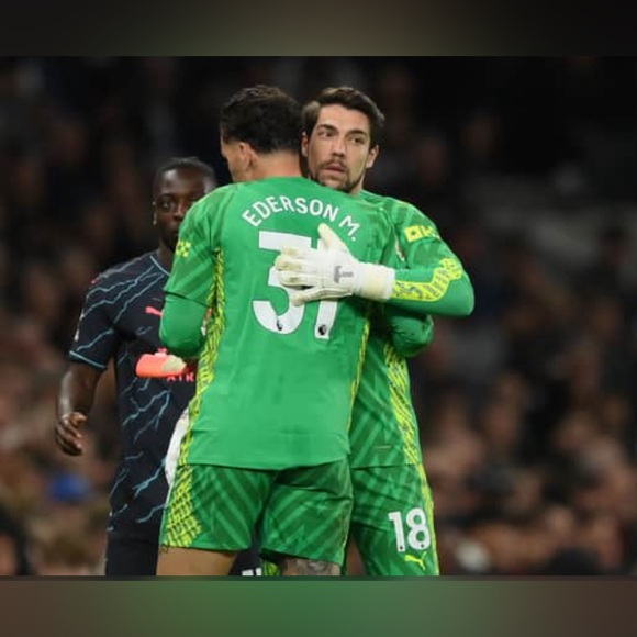 Puma Authentic Manchester City Goalkeeper Green Soccer Shorts Men’s Sz: L - Picture 3 of 7